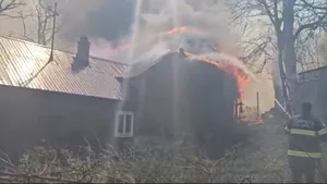 Incendiul din Vrancea | Guvernul va aloca ajutoare familiilor afectate / 32 de case, afectate de incendiu