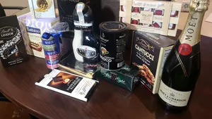 Cadou de 850 de lei de la DGASPC Sector 6 în plină pandemie: şampanie, pate de gâscă, delicatese: ”Nu-i rău să fii demnitar bugetar pe timp de criză”