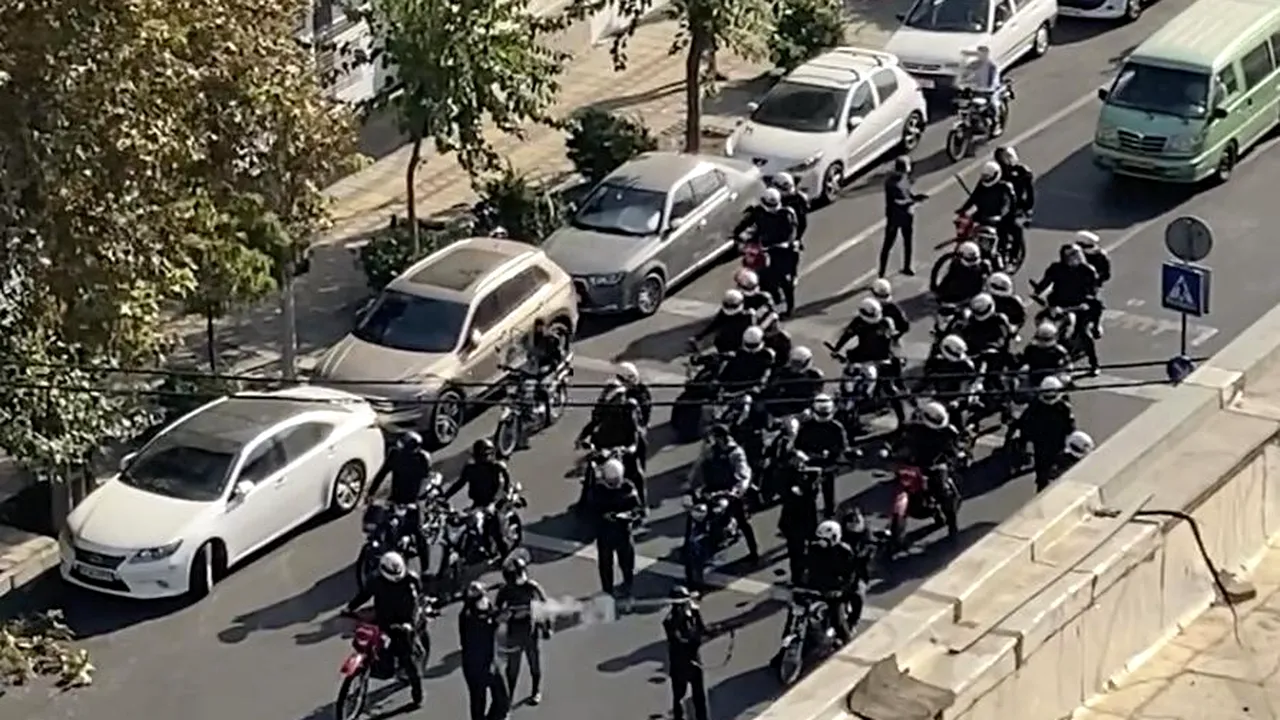 Cel puţin 15 morţi şi zeci de răniţi, în urma unui atac armat produs în Iran