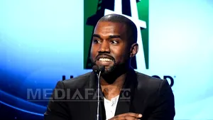 Kanye West va oferi o pereche de pantofi sport fanilor care ghicesc titlul noului său album - VIDEO