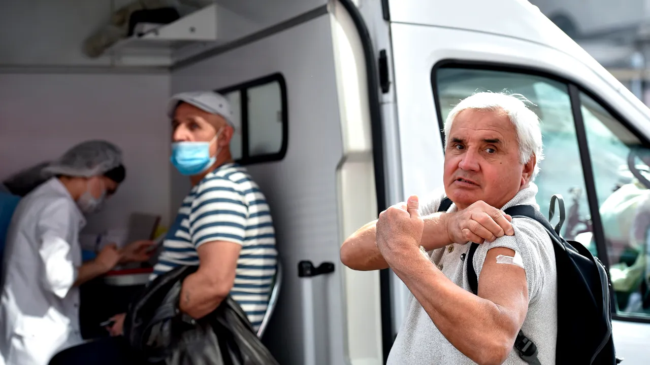 Cerinţă specială legată de Sputnik-V. Specialiştii le recomandă ruşilor care se vaccinează să nu bea alcool şi să nu fumeze
