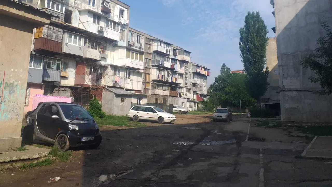 #euprimar Galaţi, oraşul cu garaje supraetajate şi balcoane extinse ilegal. Arhitect: „Totul e pe principiul muşchii mei pot face asta”