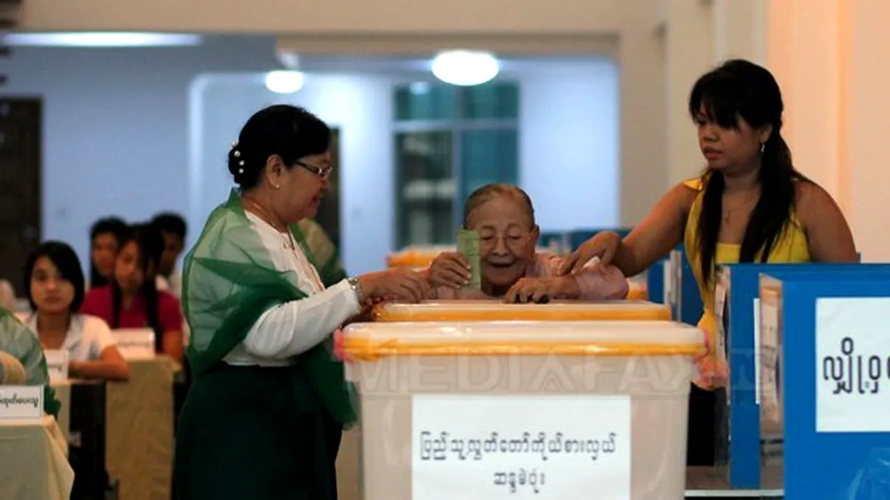 Scrutin istoric în Myanmar: Opozanta Aung San Suu Kyi ar trebui să intre în Parlament, după 15 ani de consemn la domiciliu