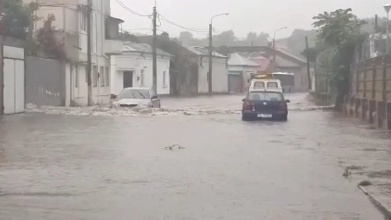 Pericol de inundaţii pe mai multe cursuri de apă din România