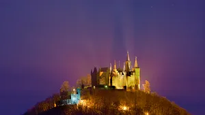 IMAGINE SPECTACULOASĂ: Cometa Panstarrs, surprinsă într-un cadru inedit demn de Walt Disney - FOTO 