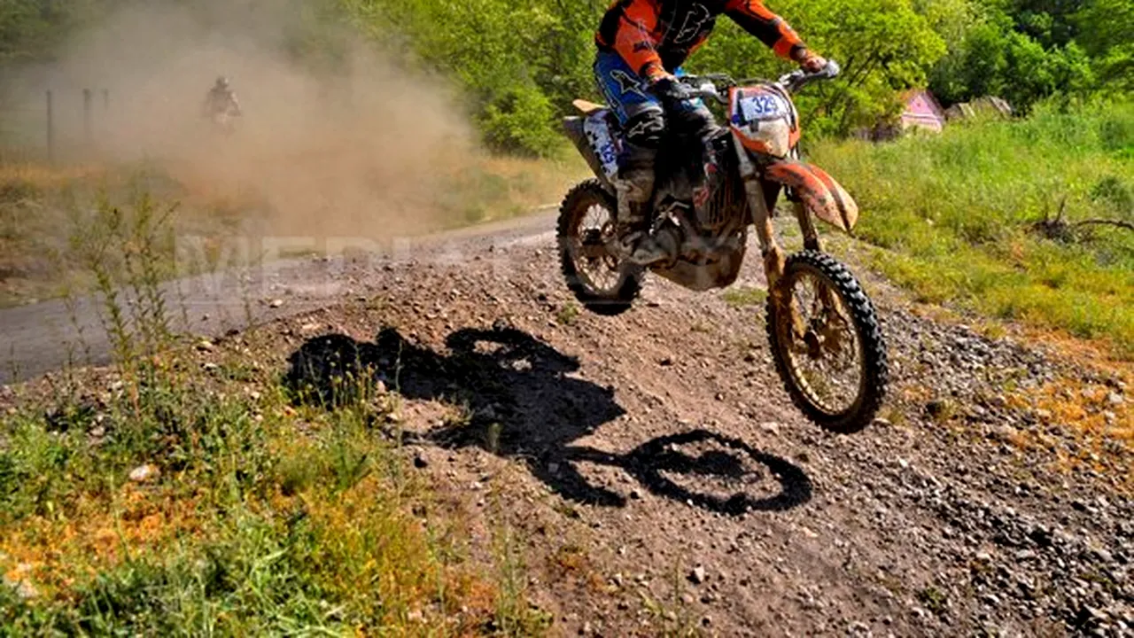 Hunedoara: Peste 400 de motociclişti din Europa şi SUA, la competiţia Enduro Panorama