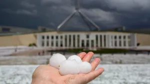O furtună cu grindină a provocat o gaură de circa 200 de km, vizibilă din spațiu