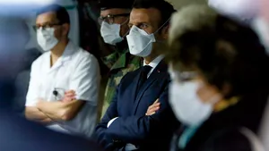 Coronavirus. Opt milioane de angajaţi din Franţa au intrat în şomaj parţial