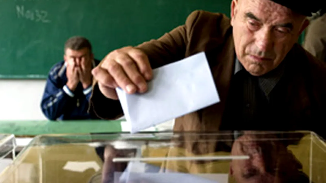 Macedonenii votează în cadrul alegerilor legislative anticipate