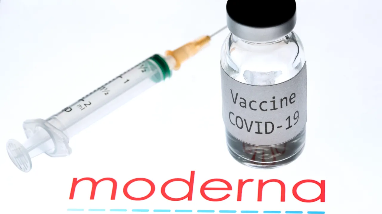 Dozele de vaccin de la Moderna, ţinute la rece. De ce nu au fost încă distribuite centrelor de vaccinare