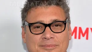 Steven Bauer, unul din foştii soţi ai actriţei Melanie Griffith, are o relaţie cu o tânără de 18 ani