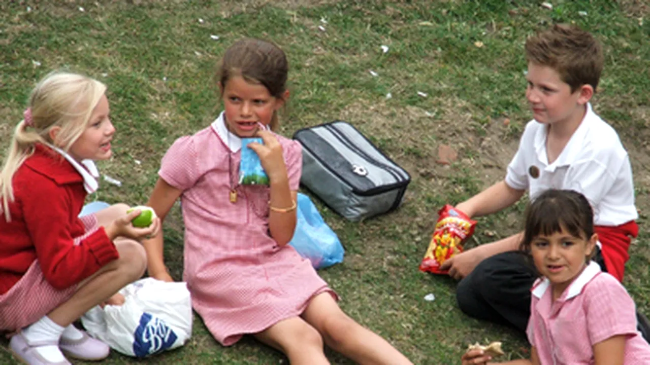 UNICEF: Cele mai bogate state au probleme legate de competenţele copiilor şi bunăstarea lor. Care este situaţia în România