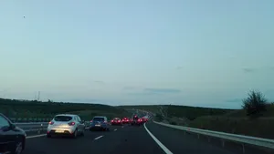 FOTO, VIDEO | Trafic îngreunat pe Autostrada Soarelui după un accident pe sensul Constanţa-Bucureşti