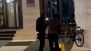Rublev îşi comandă cina acasă? Videoclipul viral cu tenismenul rus

