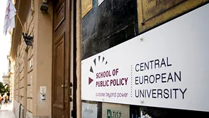 Universitatea Central Europeană, invitată să se mute la Arad după ce Ungaria vrea să-i închidă porţile
