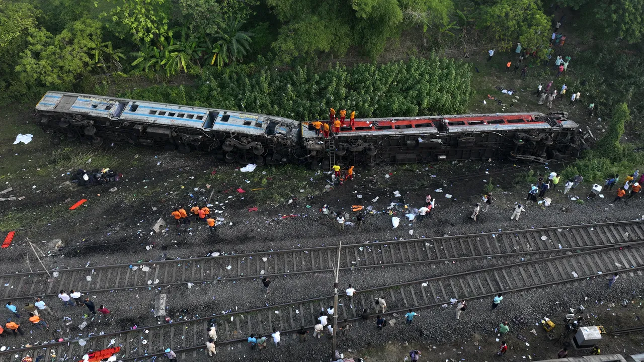 O eroare tehnică ar fi cauzat accidentul tragic de tren din India 