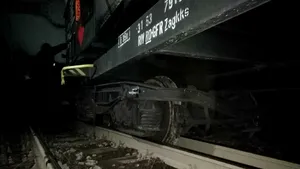 Trafic feroviar oprit în Bistriţa după ce un un tren, fără călători, a deraiat. UPDATE: Circulaţia, reluată după mai multe ore