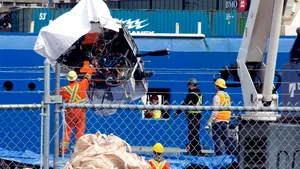 Au fost colectate presupuse rămăşiţe umane ale celor cinci pasageri de la bordul Titan. Au fost aduse la suprafaţă şi resturi din epava submersibilului 