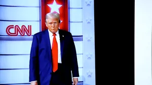 Trump vrea ca CNN să aibă un nou proprietar și „ar trebui vândută” ca parte a oricărei tranzacții cu Warner Bros
