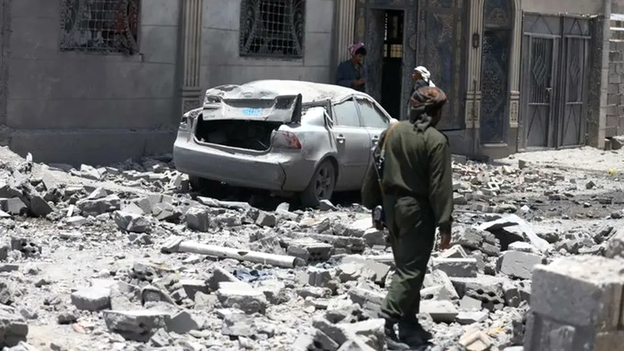 Zeci de migranţi africani ucişi într-un atac american în Yemen, potrivit rebelilor Houthi