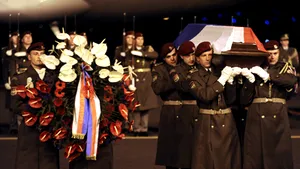 Trupul ambasadorului ceh ucis în atentatul de la Islamabad a fost repatriat (Galerie Foto)