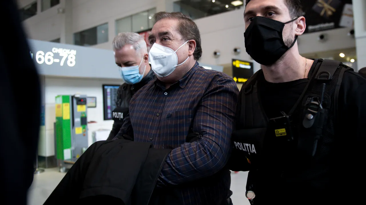 FOTO Ioan Niculae a ajuns în custodia autorităţilor, la revenirea din Italia. După cât timp poate cere eliberarea condiţionată 