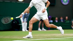 După un meci de aproape trei ore, Alex de Minaur s-a calificat în sferturi de finală la Wimbledon