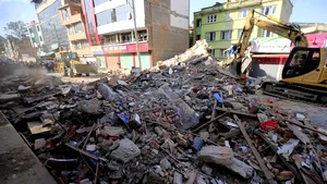 ANALIZĂ: Echipe de intervenţie caută în condiţii dure victimele seismului din Afganistan şi Pakistan