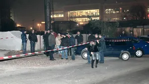 ATAC ARMAT în faţa unui mall din Sofia: Cel puţin trei persoane au fost rănite