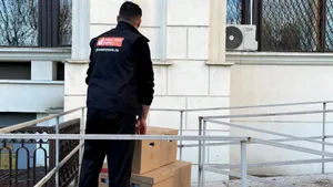 Cum influențează ritmul tranzacțiilor imobiliare cererea pentru firmele de mutări