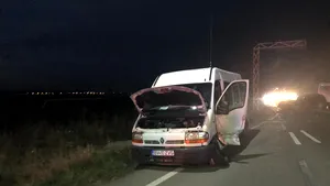 Accident de amploare în Prahova: Zeci de persoane implicate, în urma coliziunii dintre un autobuz, un microbuz şi o maşină | FOTO, VIDEO