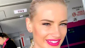 INTERVIU | Gabriela Roşu, însoţitoarea de zbor care a impresionat o ţară întreagă cu gestul ei de omenie: Sunt fericită că am putut să ajut un om, aş face-o oricând. Să fim buni nu costă nimic