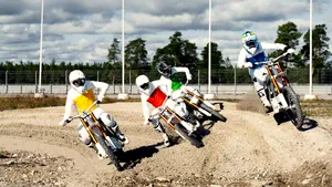 Suedezii organizează prima cursă de motociclete electrice