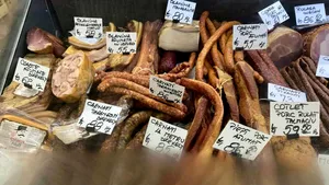 ANPC a dat amenzi de peste un milion de lei după controale la produse de origine animală. Nereguli grave descoperite în toată țara