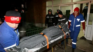 Trupul lui Mircea Stănescu, depus la capela cimitirului 