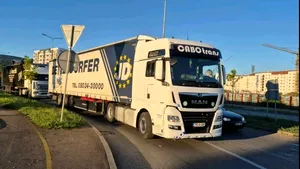 Șoferii de camioane din Bosnia protestează blocând transportul de mărfuri