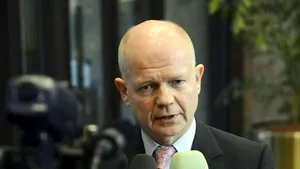 Ministrul britanic de Externe: Turismul pentru ajutoare sociale trebuie să înceteze în Marea Britanie