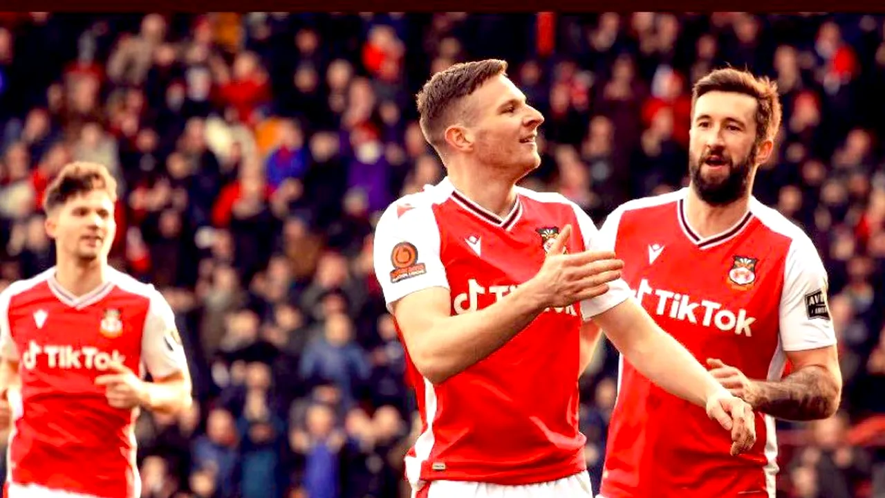 Mullin, atacantul lui Wrexham, şi-a perforat plămânul în victoria din pre-sezon cu Manchester United