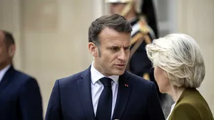 Franţa cere Comisiei Europene extinderea termenului pentru reducerea deficitului bugetar