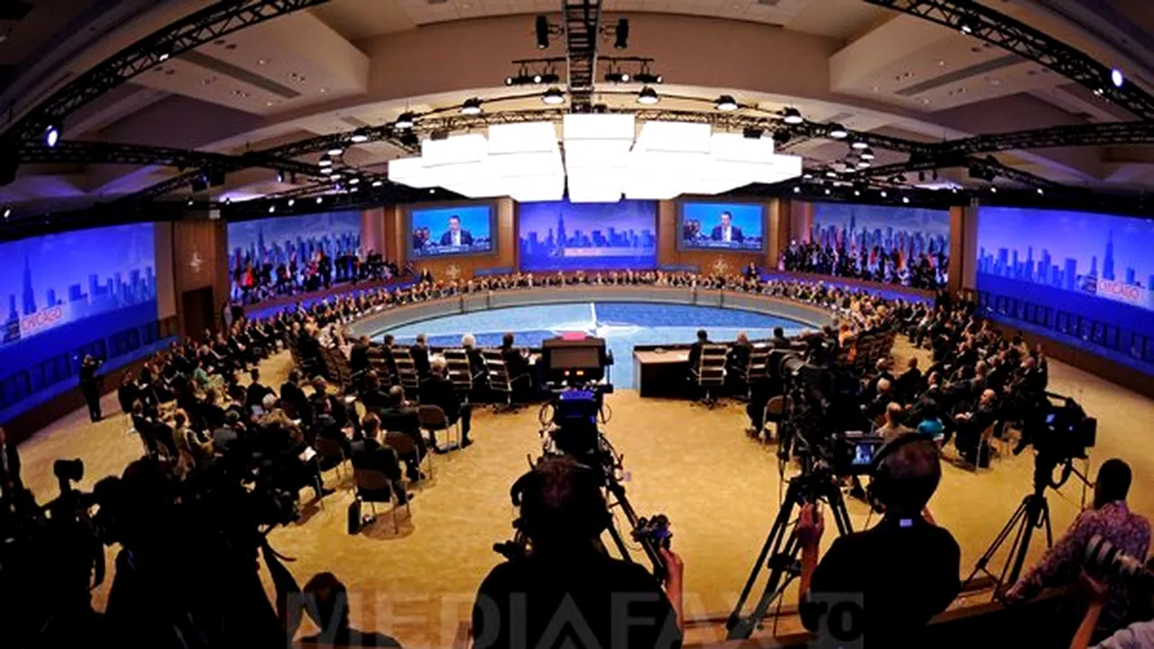 Băsescu: Este nevoie de solidaritate în NATO privind participarea militară în Afganistan