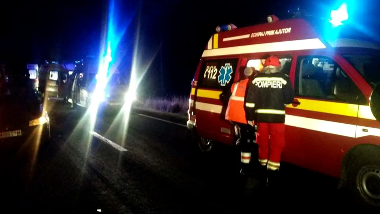 Trei elevi, loviţi de un microbuz pe o trecere de pietoni, trafic blocat total pe DN7 în judeţul Sibiu