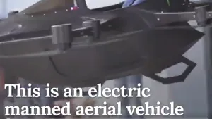 DRONĂ cu pilot, momente unice. Show realizat de un inventator care a zburat cu o drona creată de el, timp de 15 minute - VIDEO