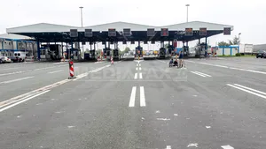 Aproximativ 1.000 de persoane, împiedicate să intre pe teritoriul Franţei 