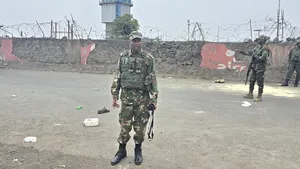 Rebelii din Congo preiau controlul asupra aeroportului din Goma. Ambasadele din capitală au fost atacate