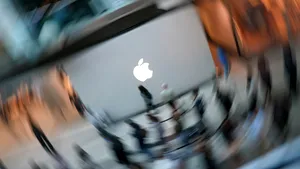Apple cere acordul SUA pentru a cumpăra cipuri de la o companie chineză de pe lista neagră a Pentagonului