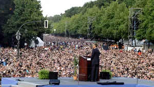 Berlin: Peste 200.000 de persoane, la discursul susţinut de Barack Obama (Galerie Foto)