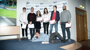 Aplicaţii inovative ale tinerilor la Cluj: transport verde, consiliere psihologică, turism