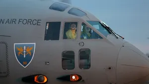 Opt români vor fi aduşi vineri noaptea din Italia, cu o aeronavă a MApN