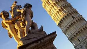 Turnul din Pisa a început să se îndrepte. Construcţia îşi reduce constant gradul de înclinare