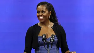Michelle Obama neagă speculaţiile potrivit cărora va candida la preşedinţie